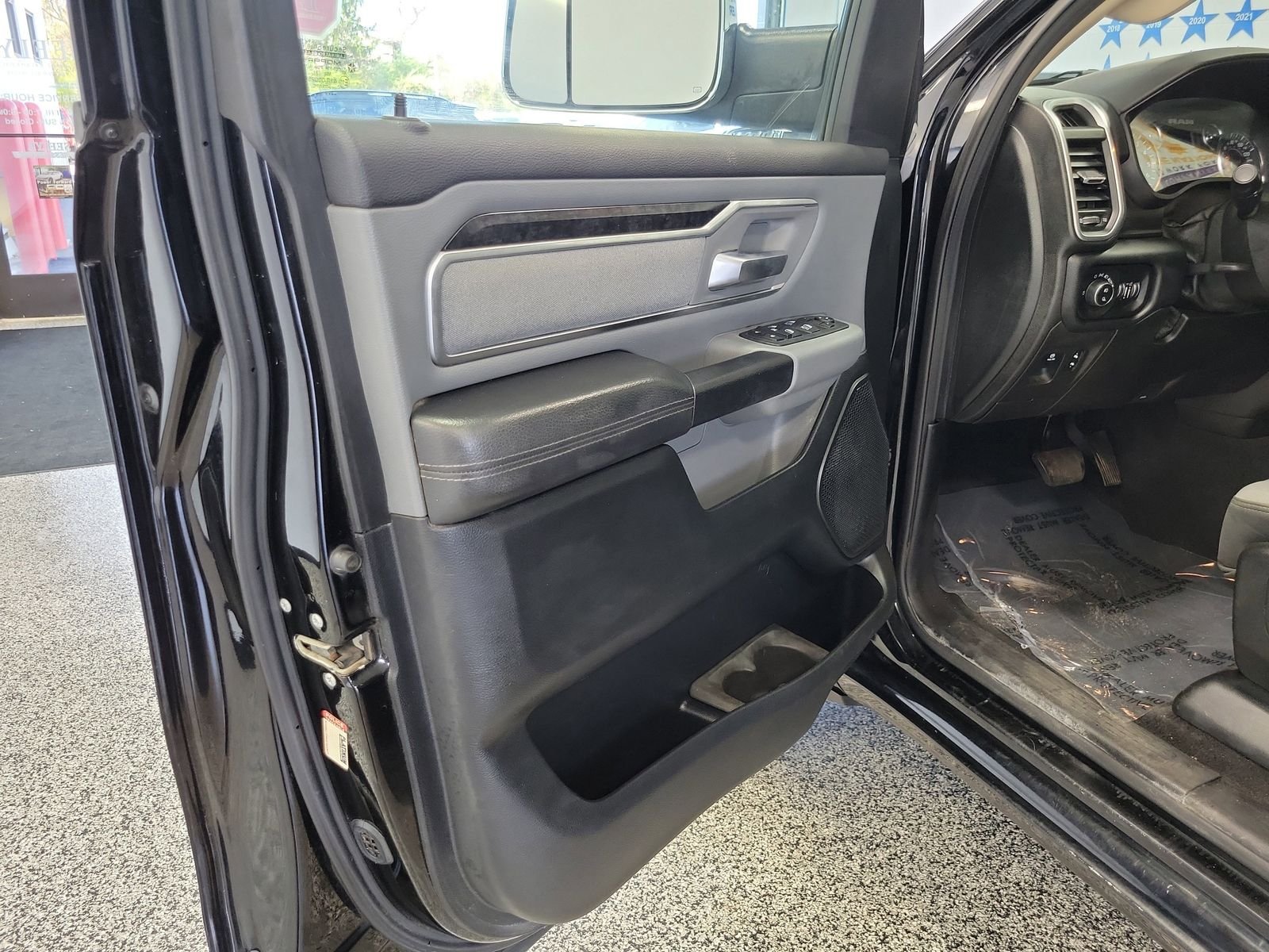 Used 2019 Black Ram Big Horn/Lone Star image 6