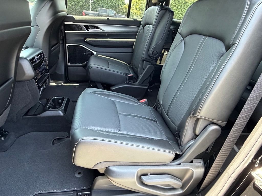 New 2026 High Gloss Black Exterior Paint Jeep Limited Reserve image 33