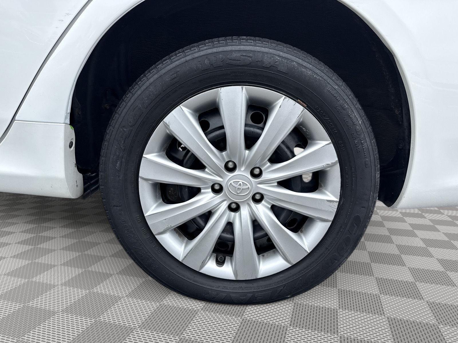 Used 2013 Super White Toyota LE image 7
