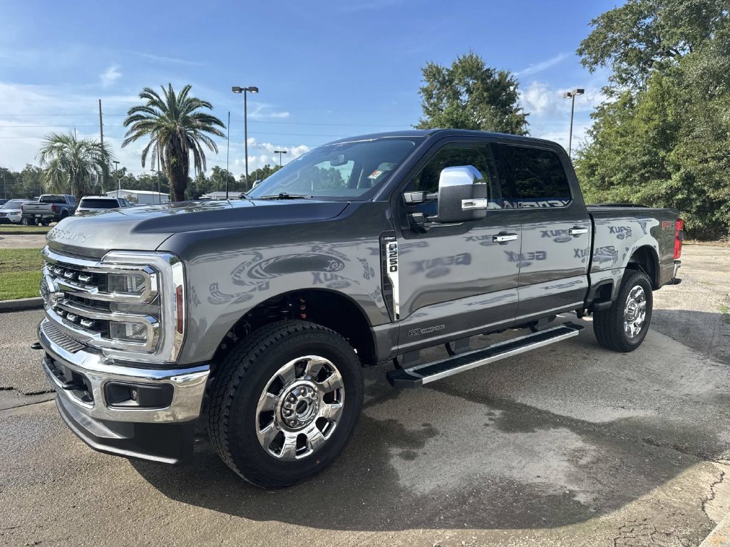 Used 2025 Gray Ford Lariat image 7
