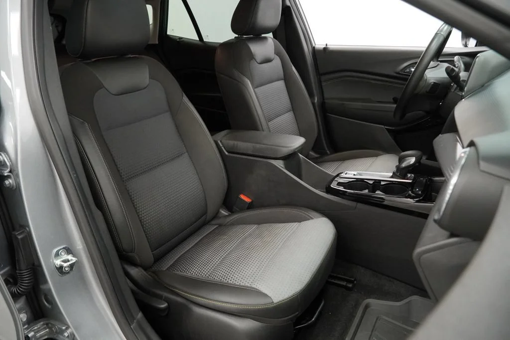 Used 2024 Sterling Gray Metallic Chevrolet LT image 29