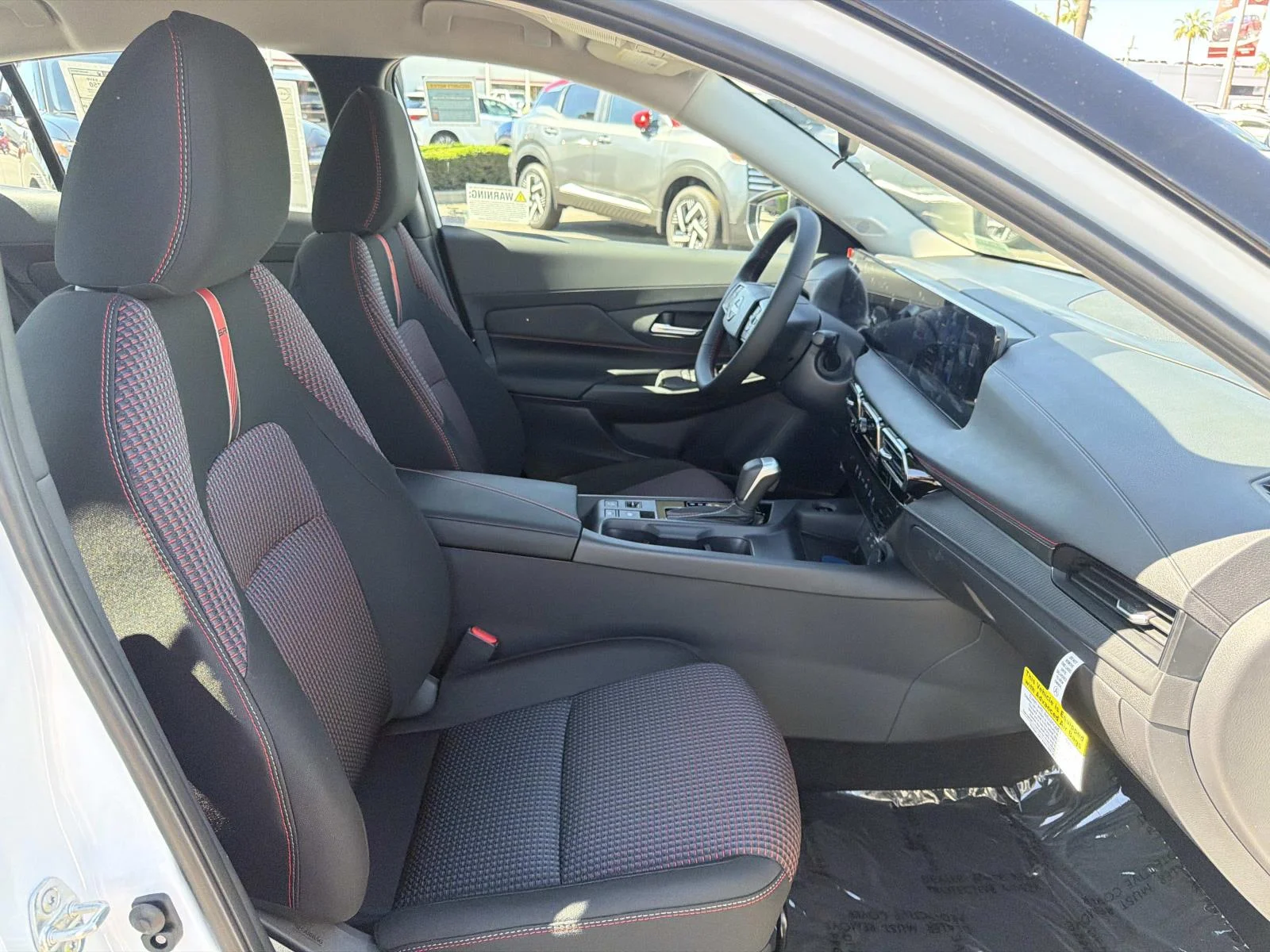 New 2027 Aspen White Tricoat/Super Black Nissan SR image 31