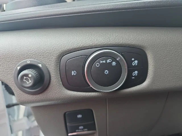 Used 2025 White Ford Base image 23