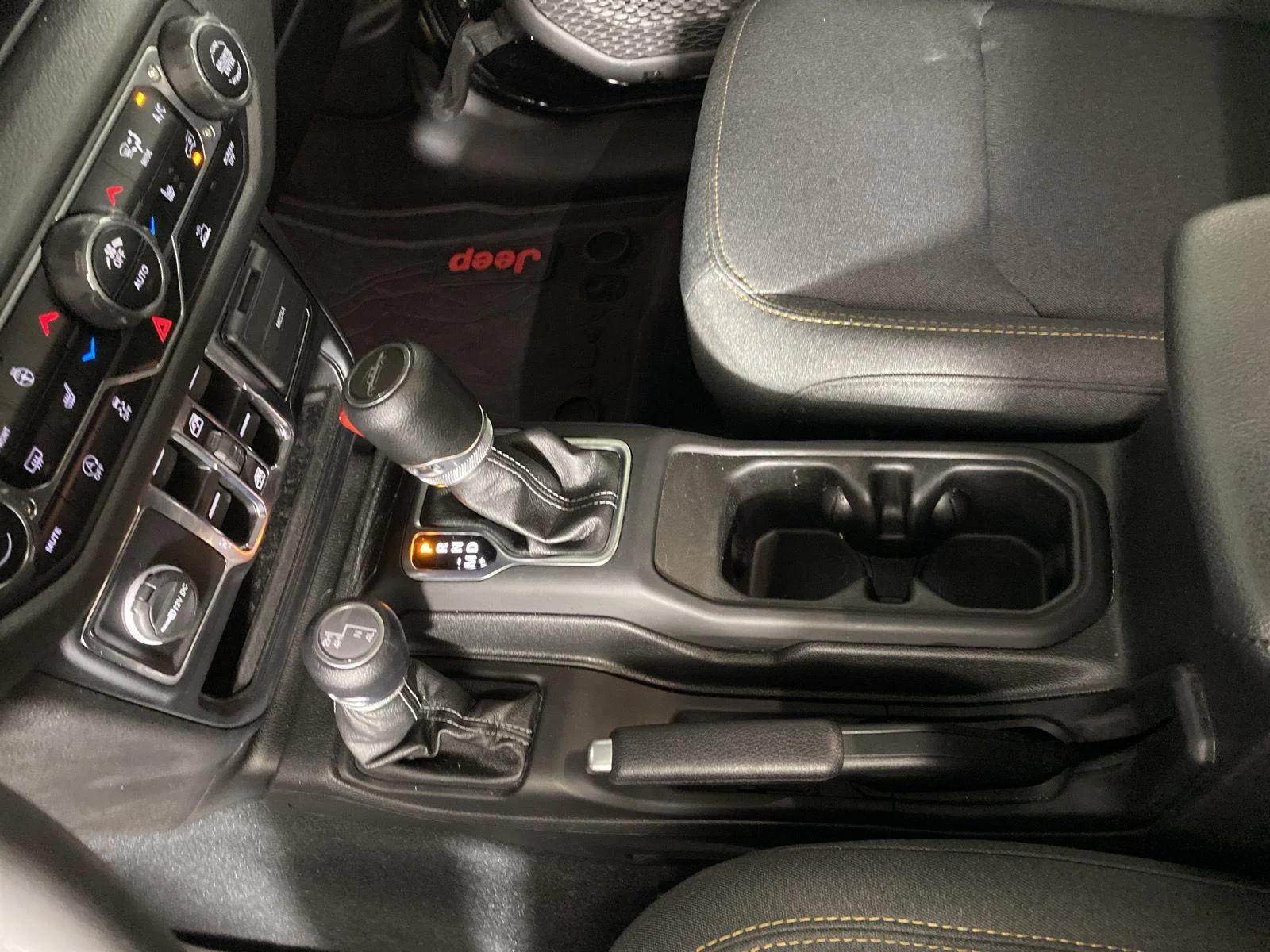 Used 2024 Black Clearcoat Jeep Sport S image 24