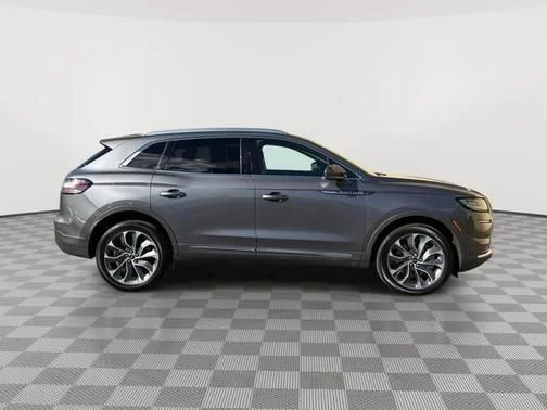 Used 2022 Gray Lincoln Reserve image 2