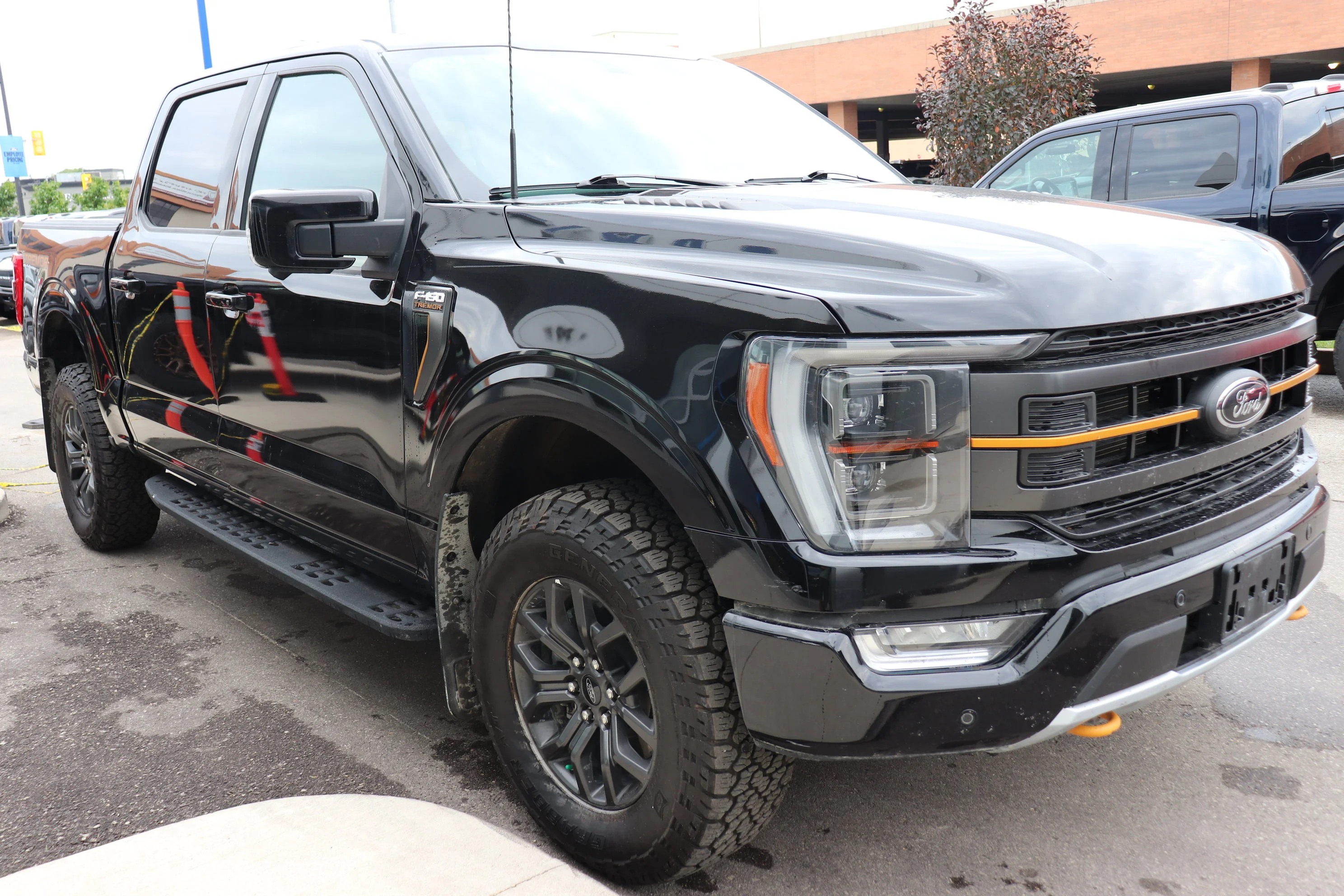 Used 2023 Black Ford XL 4WD SuperCrew 5.5