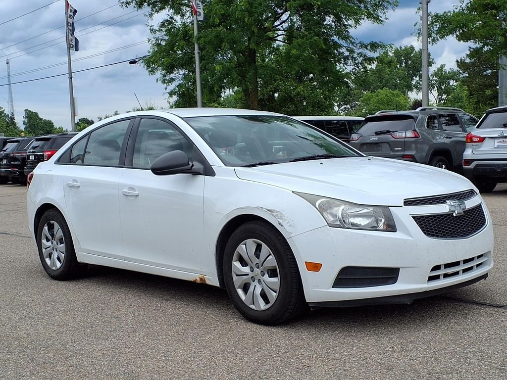 Used 2013 White Chevrolet LS image 3