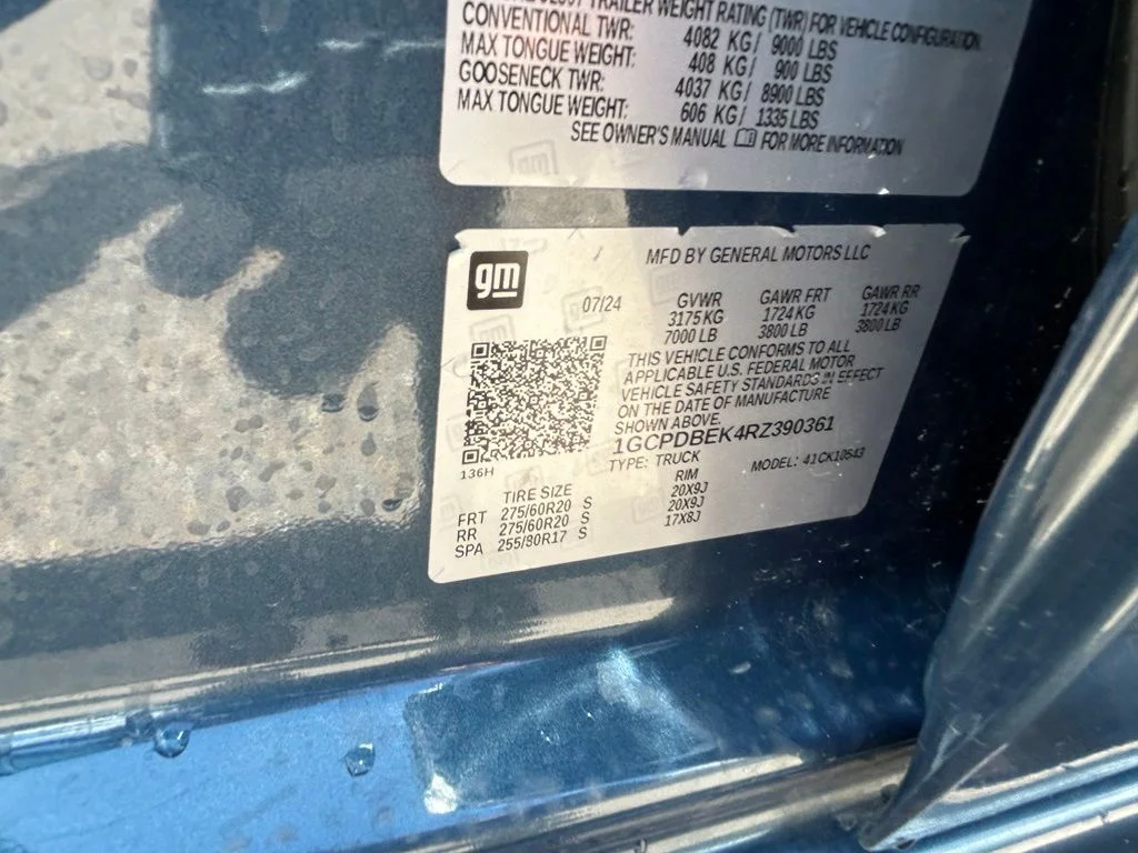 Used 2024 Blue Chevrolet Custom image 9