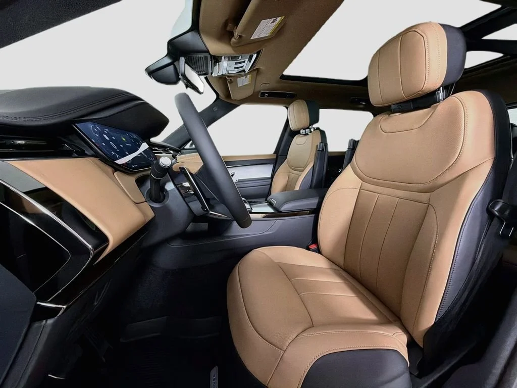 New 2026 Santorini Black LAND ROVER Dynamic SE image 22