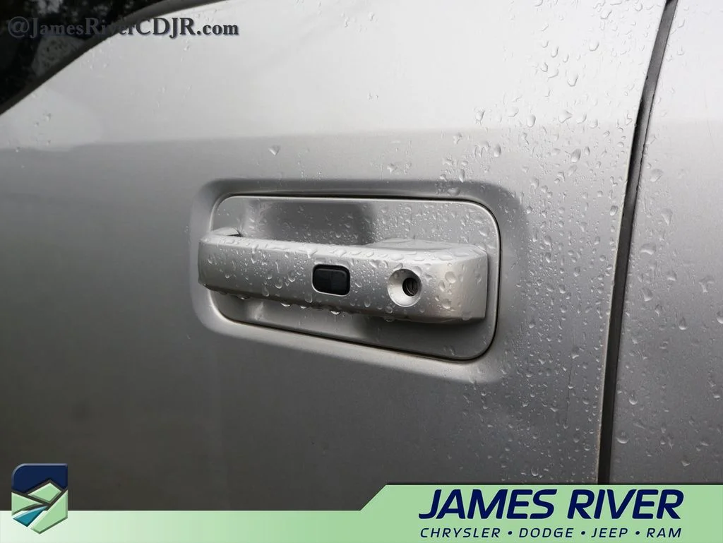 Used 2016 Silver Ford Lariat image 19