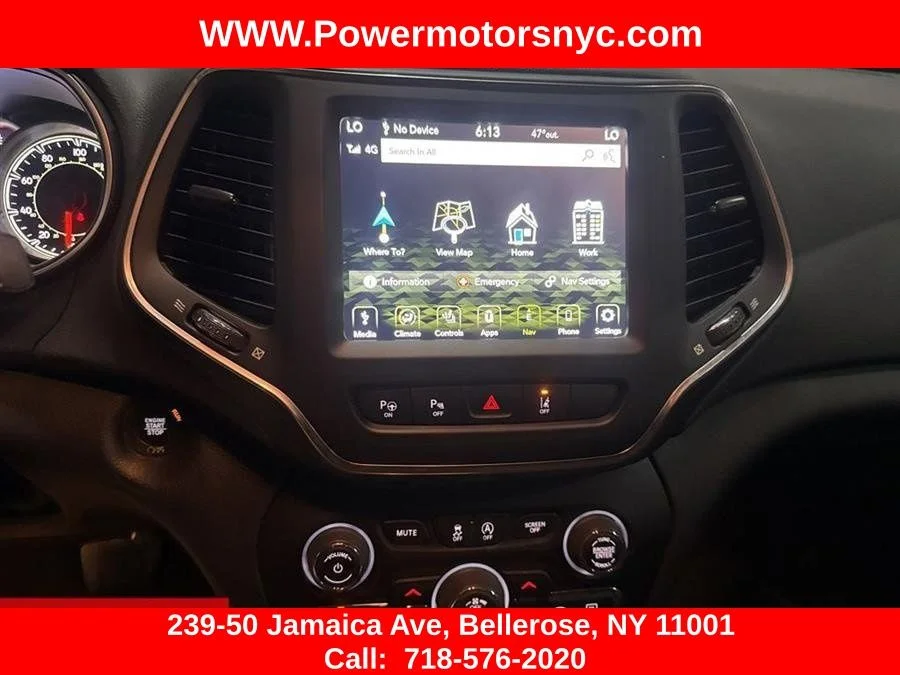 Used 2023 White Jeep Altitude image 42