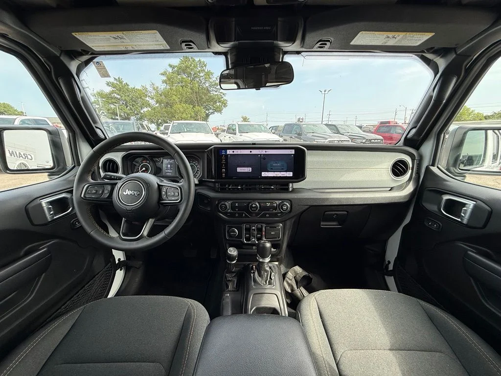Used 2025 Black Jeep Sahara image 28