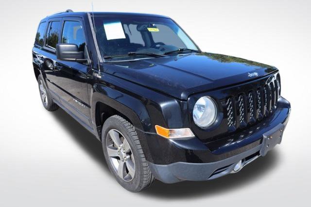 Used 2016 Black Jeep Latitude image 2