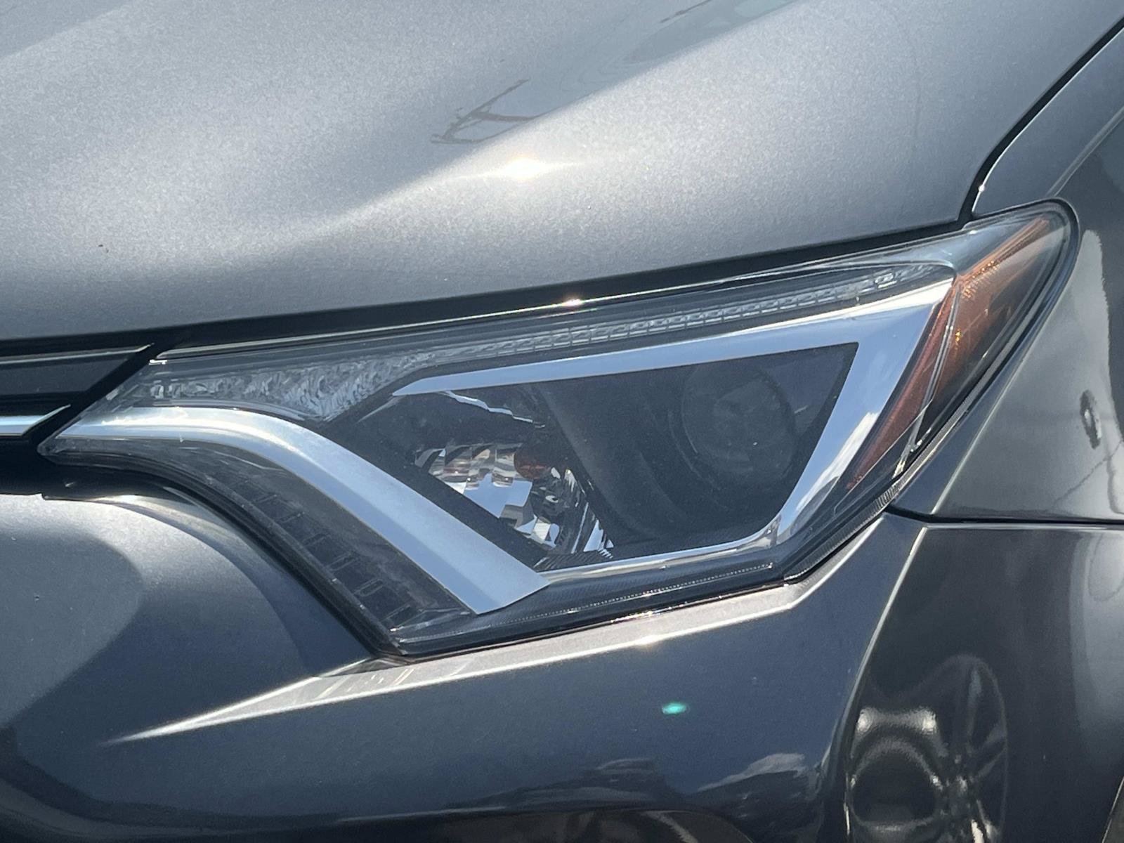Used 2016 Magnetic Gray Metallic Toyota LE image 3