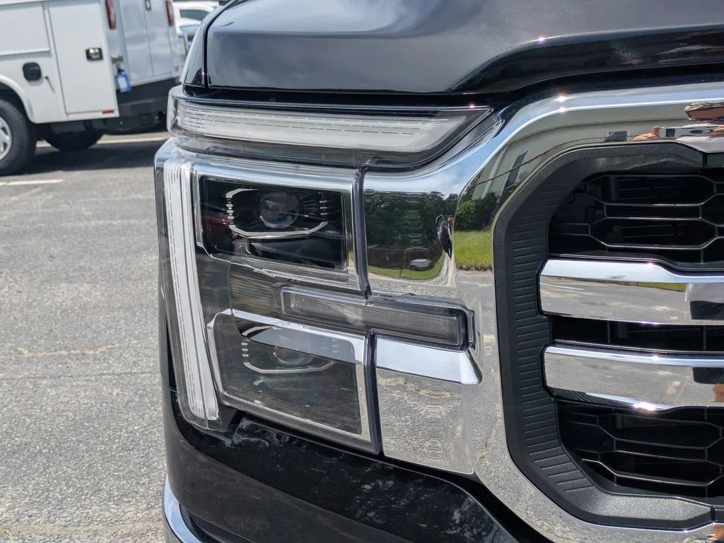New 2026 Agate Black Metallic Ford Lariat image 10