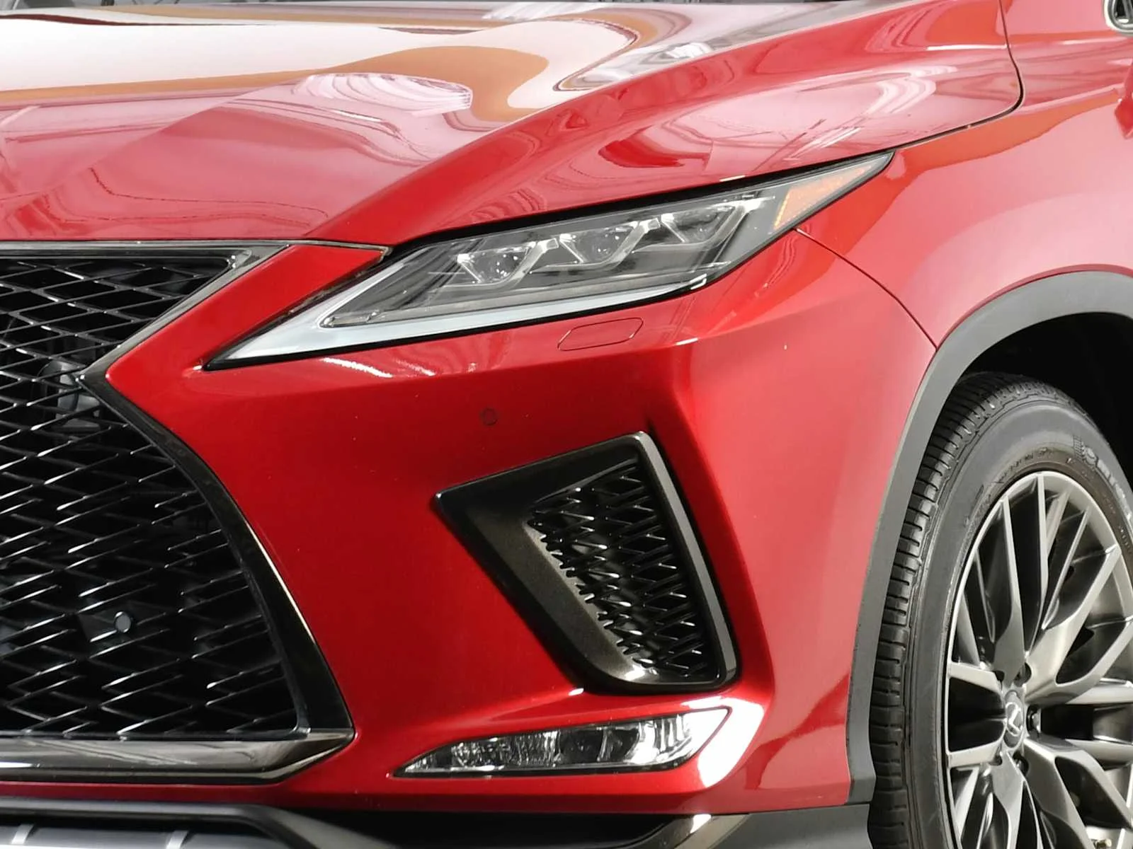 Certified Used 2020 MATADOR RED MICA Lexus F SPORT Performance image 11