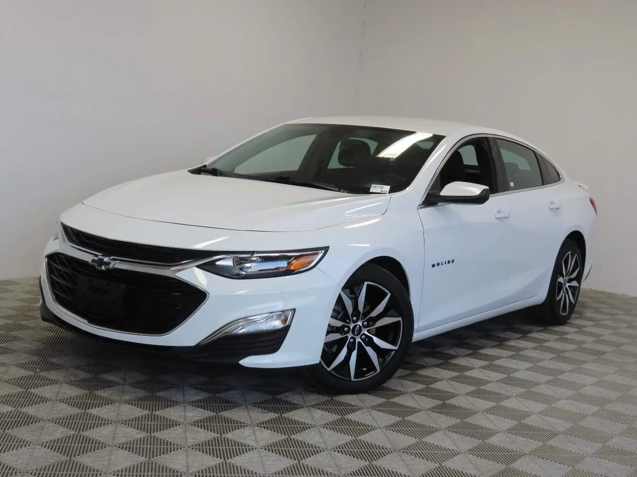 Certified Used 2025 Summit White Chevrolet RS image 1