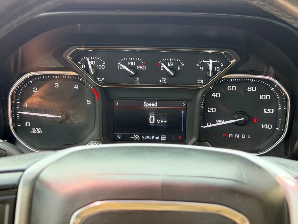 Used 2022 Black GMC SLT image 20