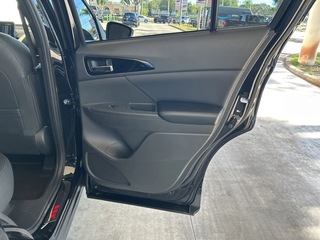 New 2026 Black Mitsubishi SE image 27