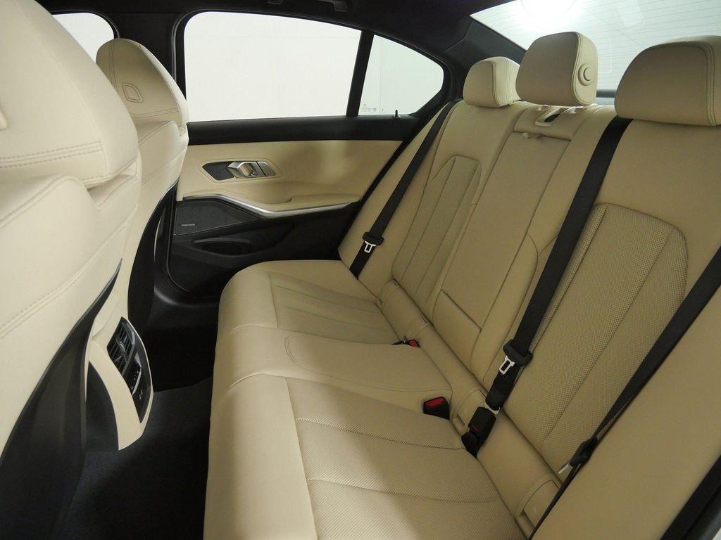 New 2026 Alpine White BMW 330i xDrive image 31