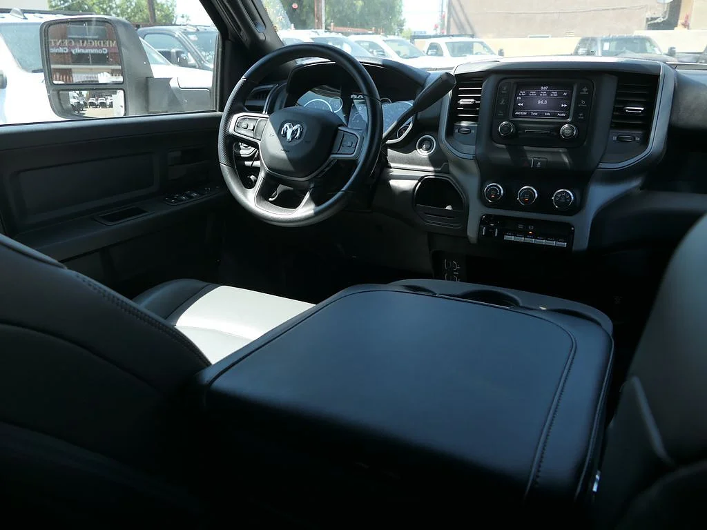 New 2024 Bright White Clearcoat RAM Tradesman/SLT image 20