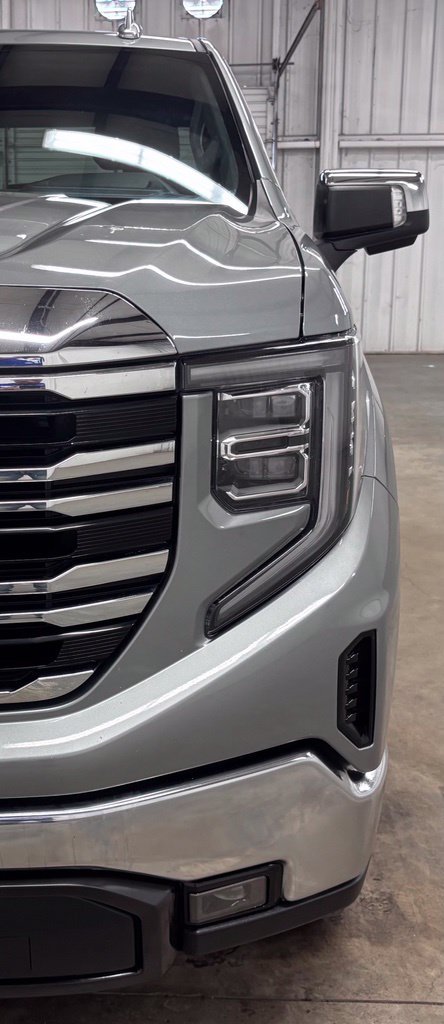 Used 2025 Silver GMC SLT image 9
