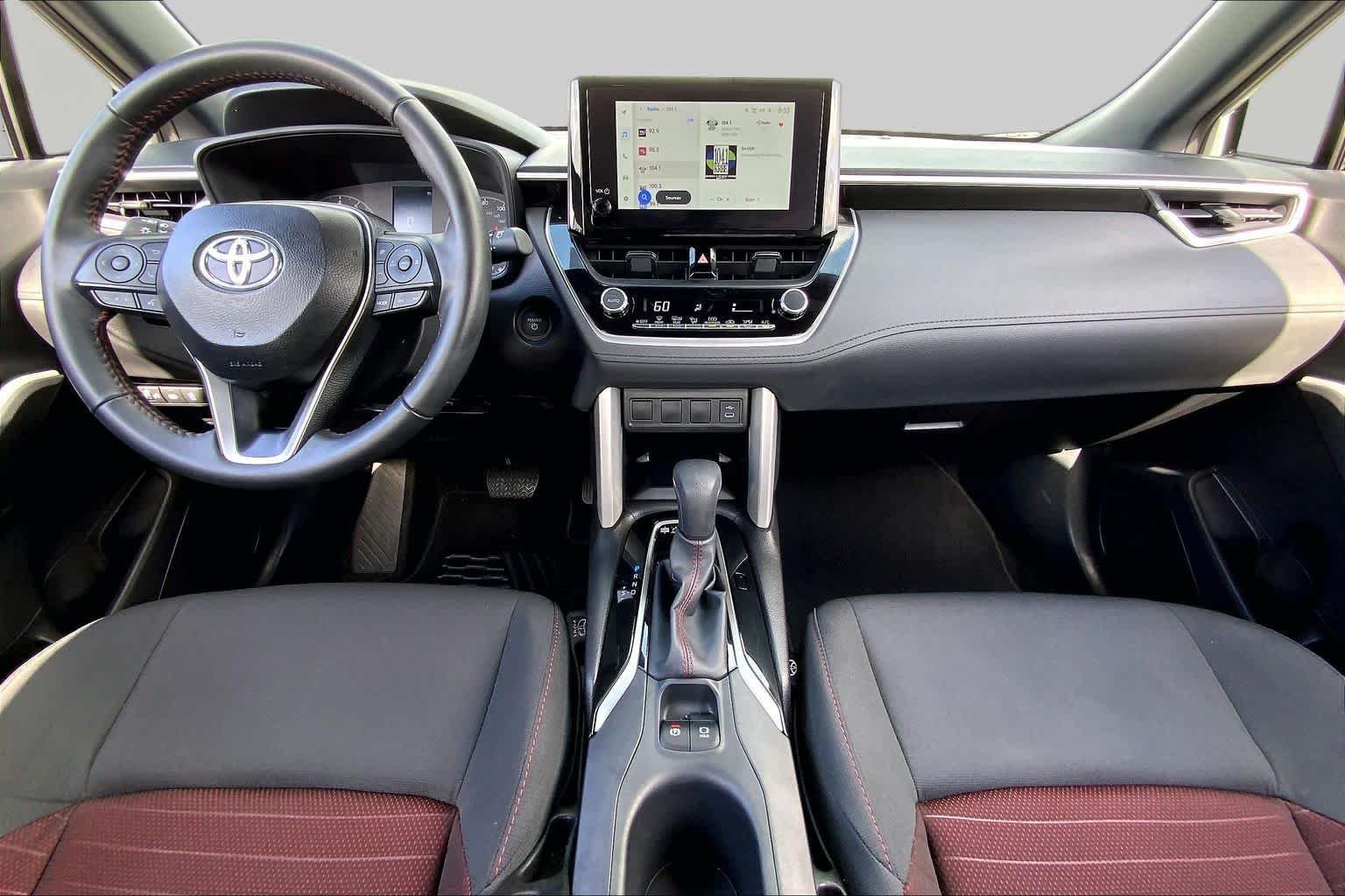 Used 2025 Wind Chill Pearl/Jet Black Toyota Hybrid Nightshade Edition image 15