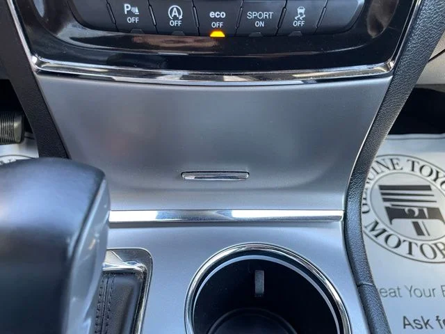 Used 2022 Sting-Gray Clearcoat Jeep Laredo X image 24