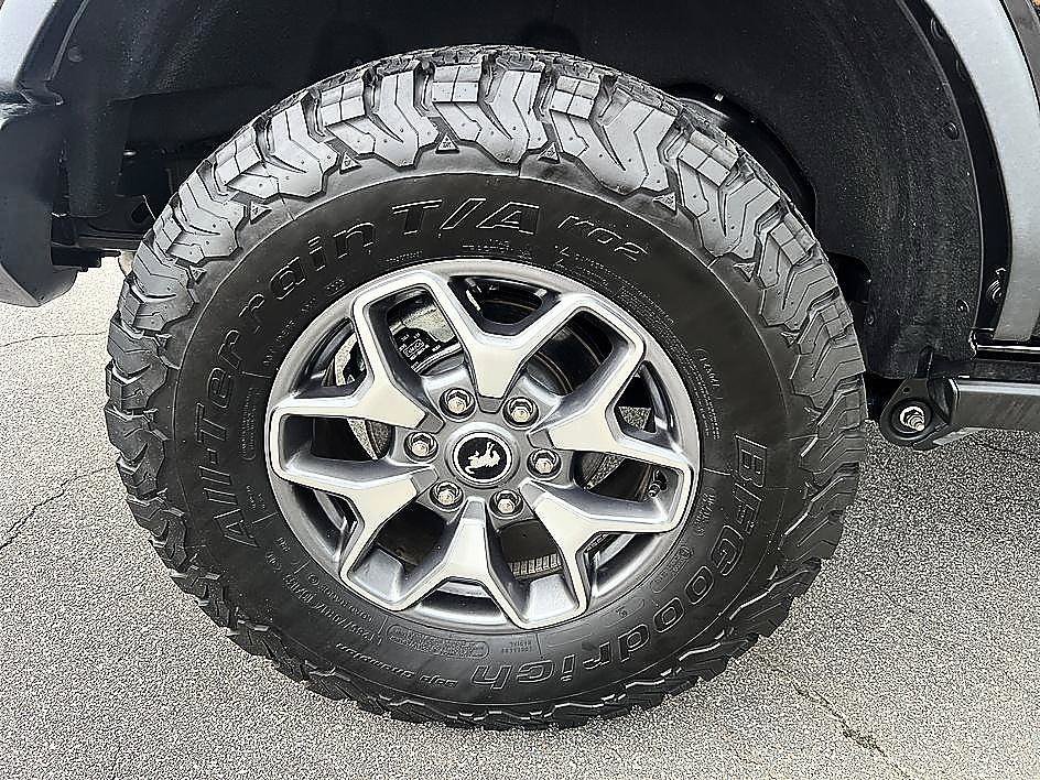 Used 2025 Shadow Black Ford Badlands image 11