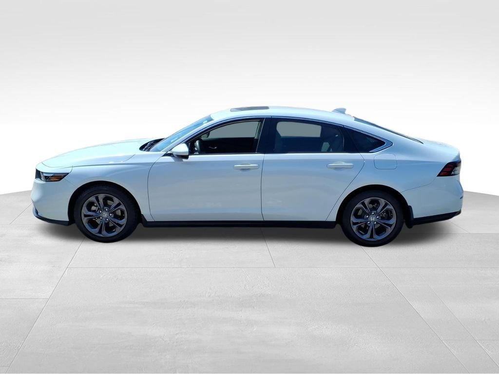 Used 2023 Platinum White Pearl Honda EX image 25
