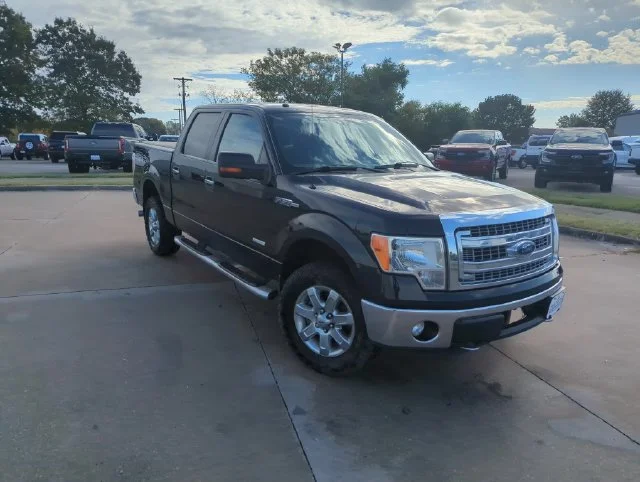 Used 2013 Black Ford XLT image 8