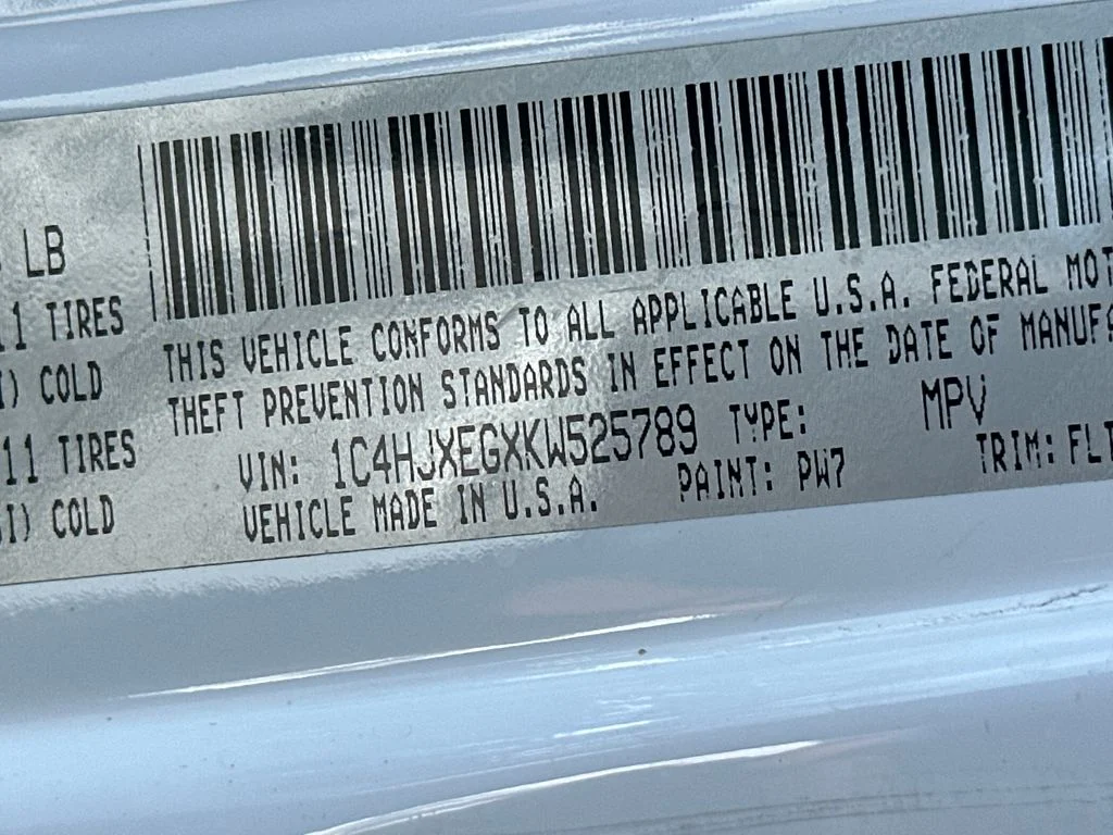 Used 2019 White Jeep Unlimited Sahara image 33