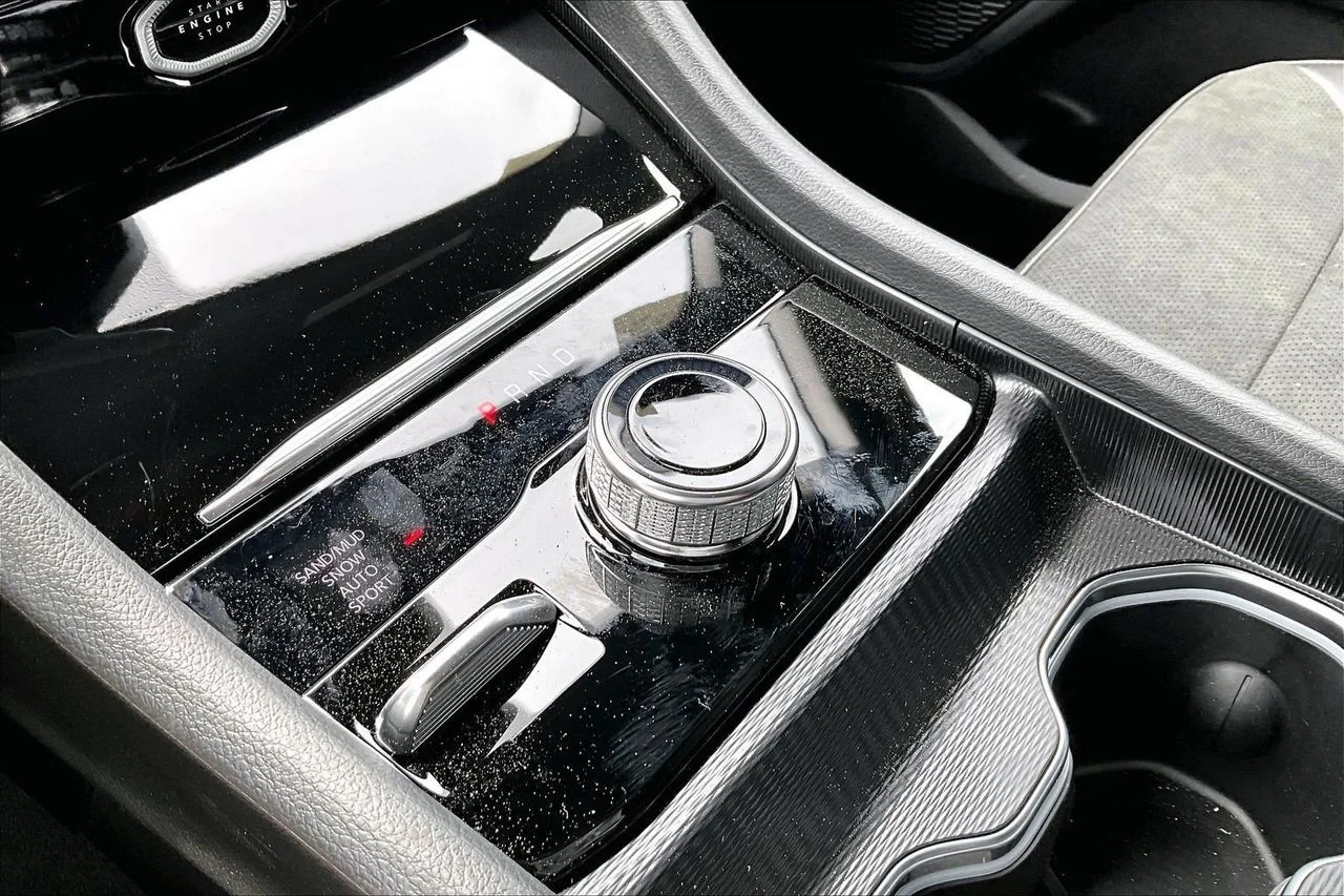 New 2026 Silver Zynith Exterior Paint Jeep Altitude image 29