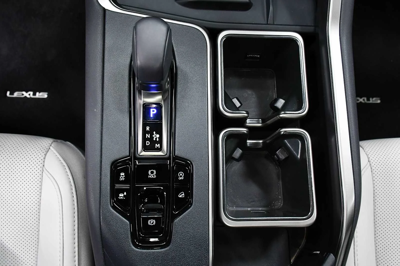 Used 2026 Wind Chill Pearl Lexus Premium image 22