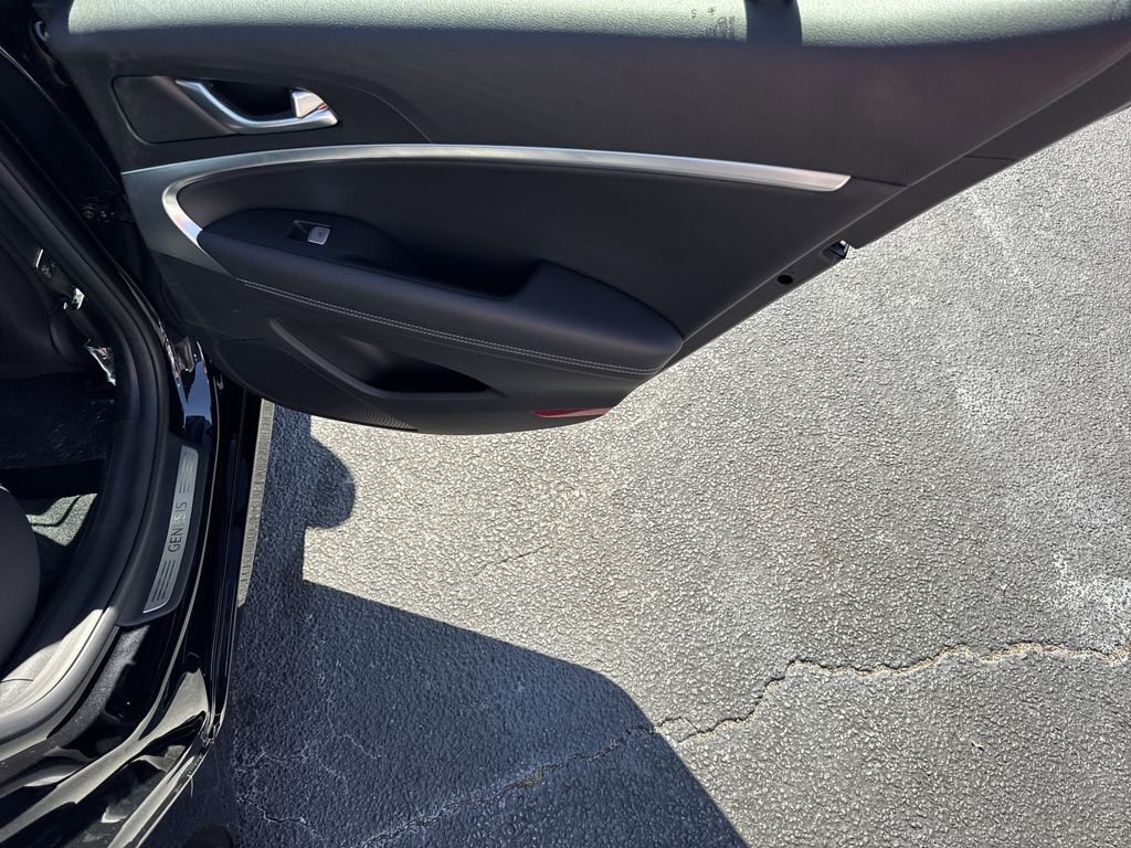Used 2025 Black Genesis 2.5T image 16