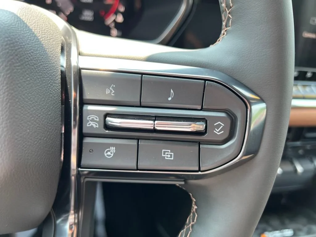 2026 GMC Canyon AT4 - Photo 15