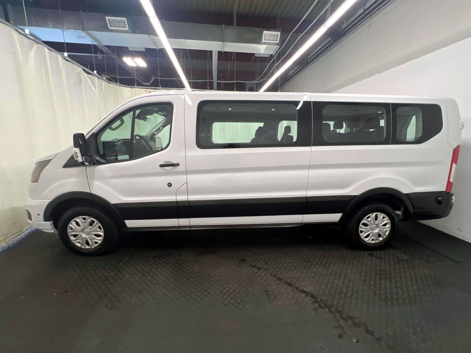 Used 2024 White Ford  image 9