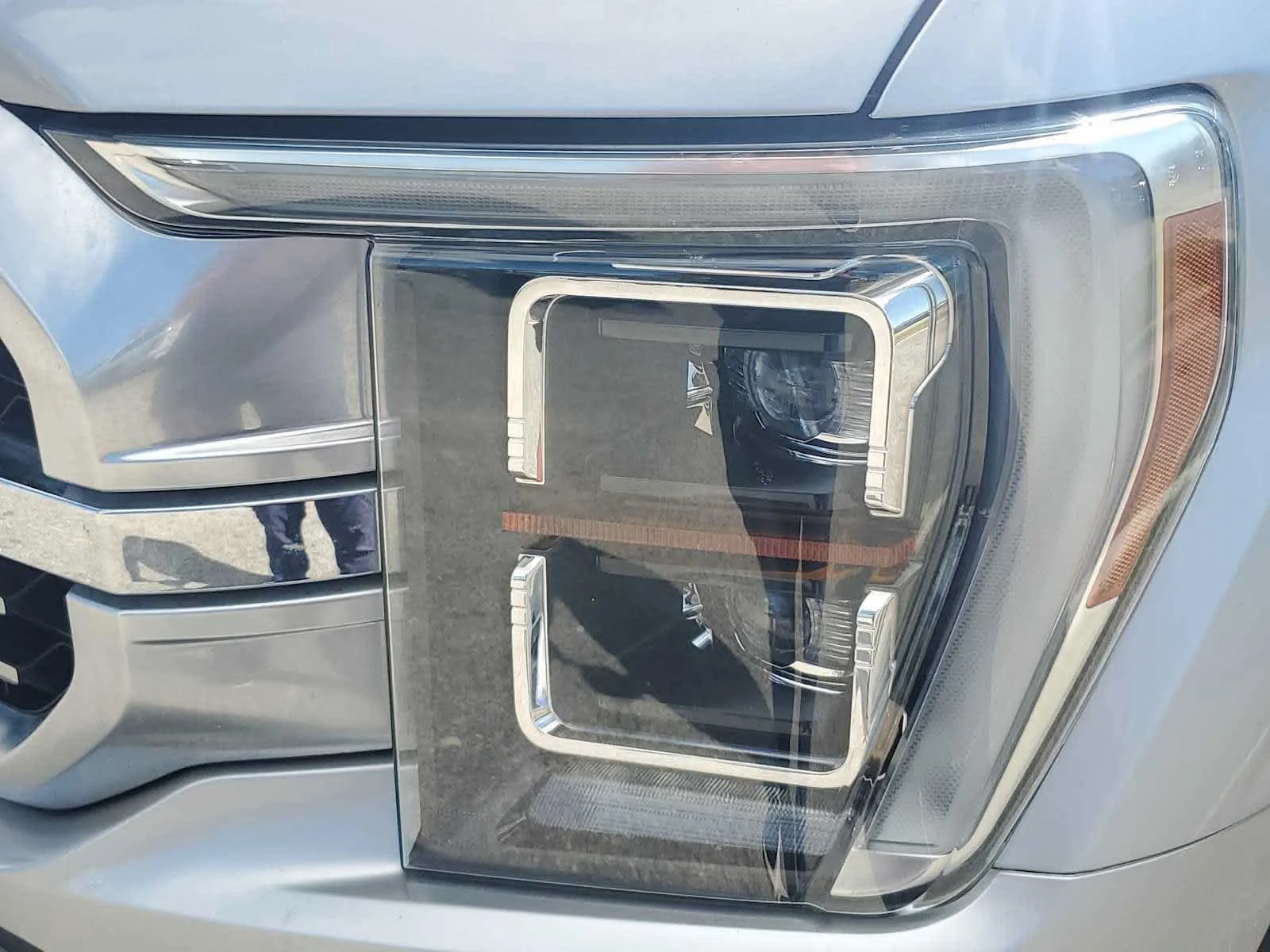 Used 2023  Ford XL image 12
