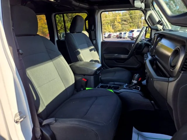 Used 2018 White Jeep Unlimited Sport S image 18