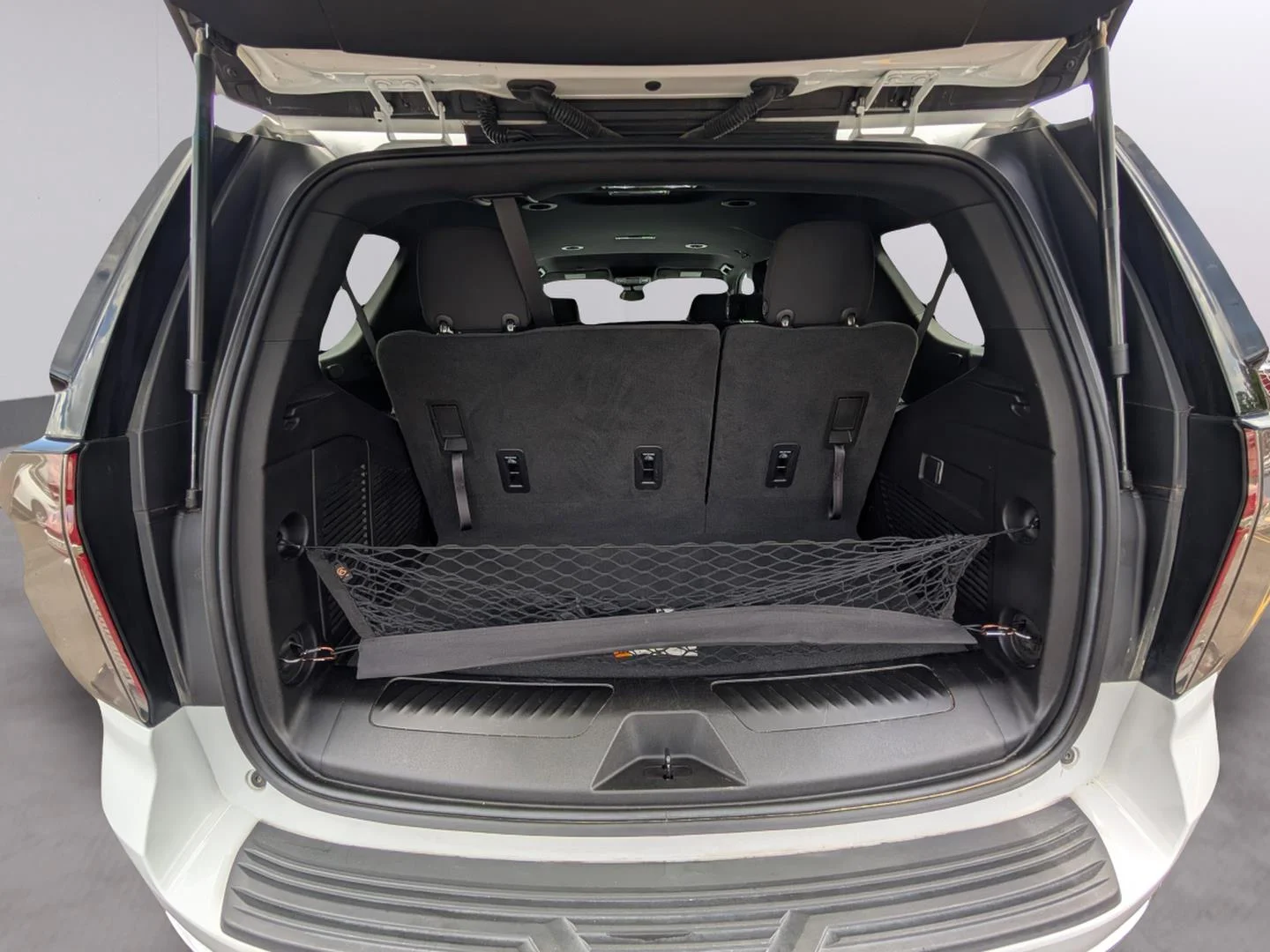 Used 2023 Summit White Chevrolet LS image 29