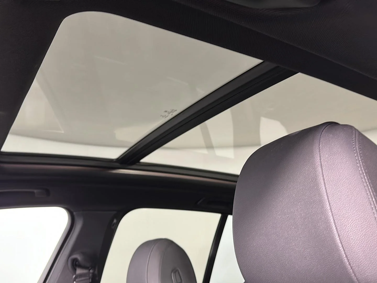 Used 2021 Jet Black BMW xDrive40i image 13
