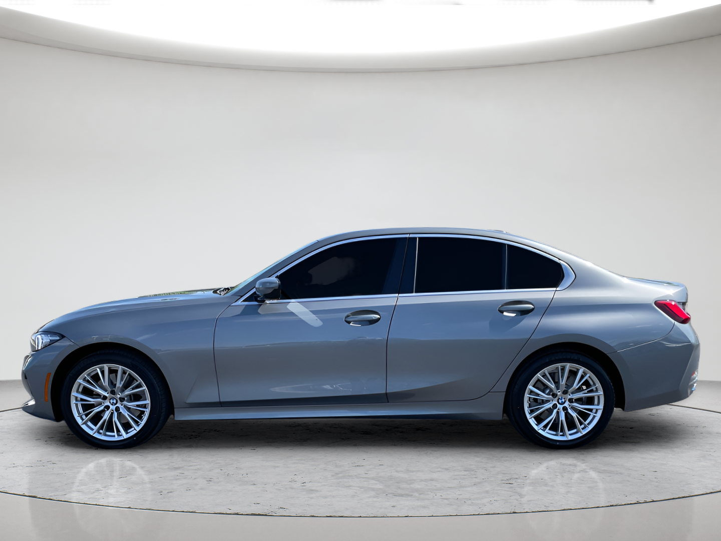 Used 2024 Gray BMW 330i xDrive image 6