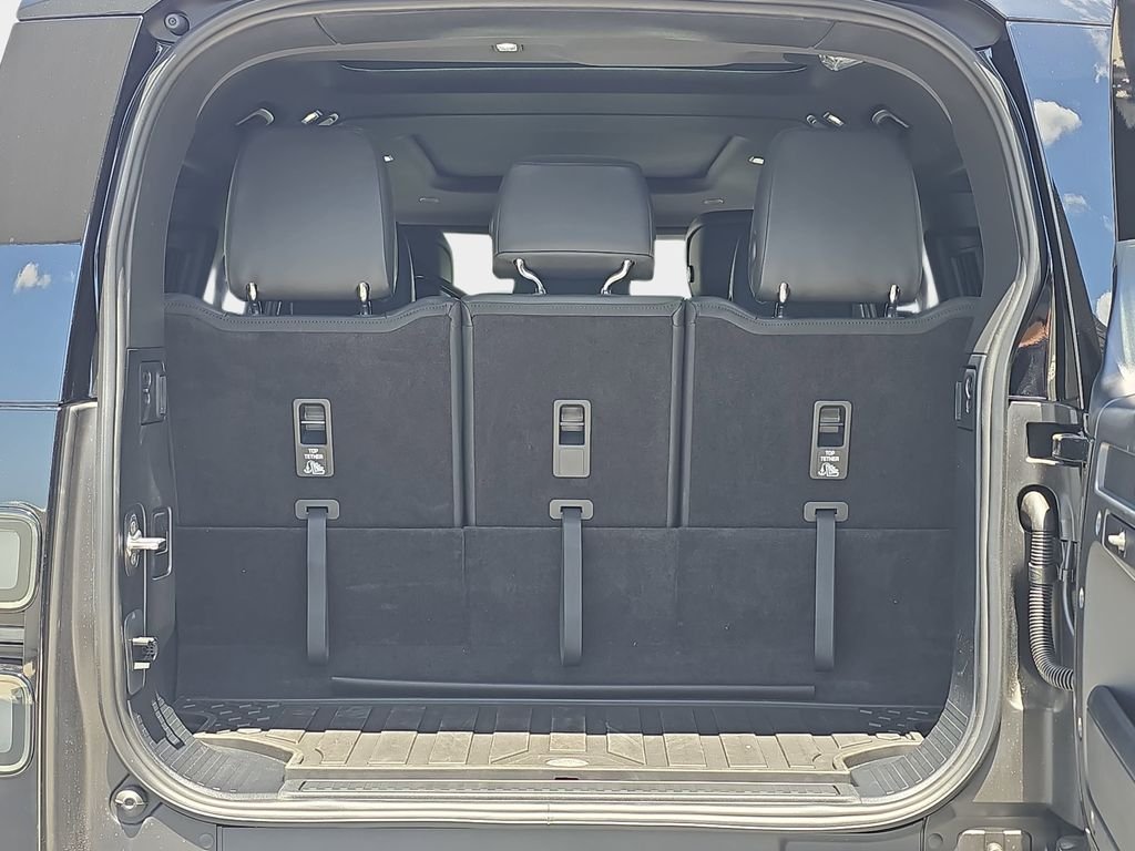 New 2026 Santorini Black Land Rover S image 14