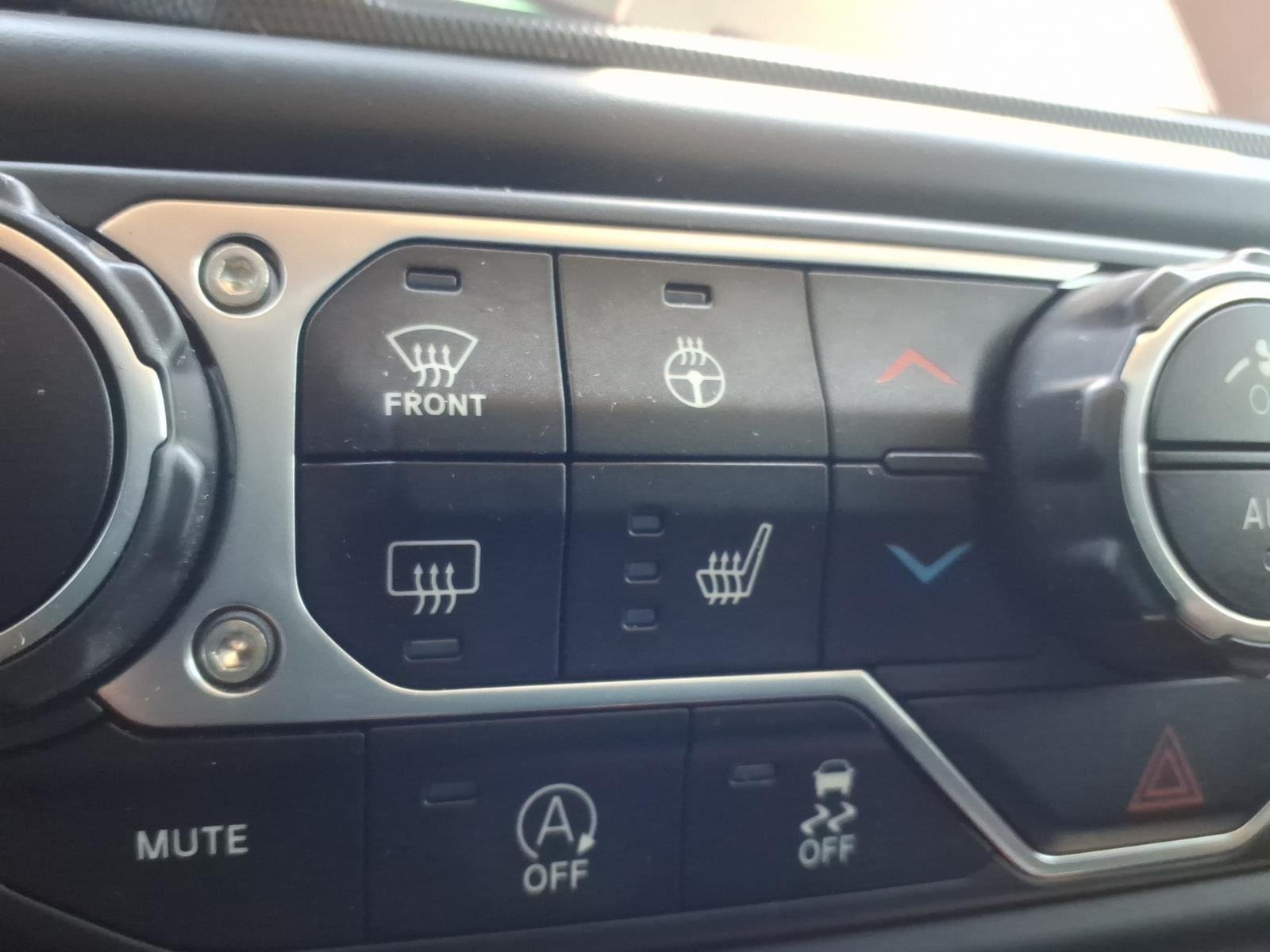 Used 2021 Bright White Clearcoat Jeep Mojave image 4