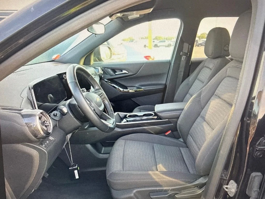 Used 2025 Black Chevrolet LT image 4