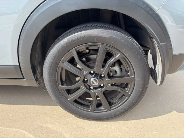 Used 2023 Gray Nissan SR image 8