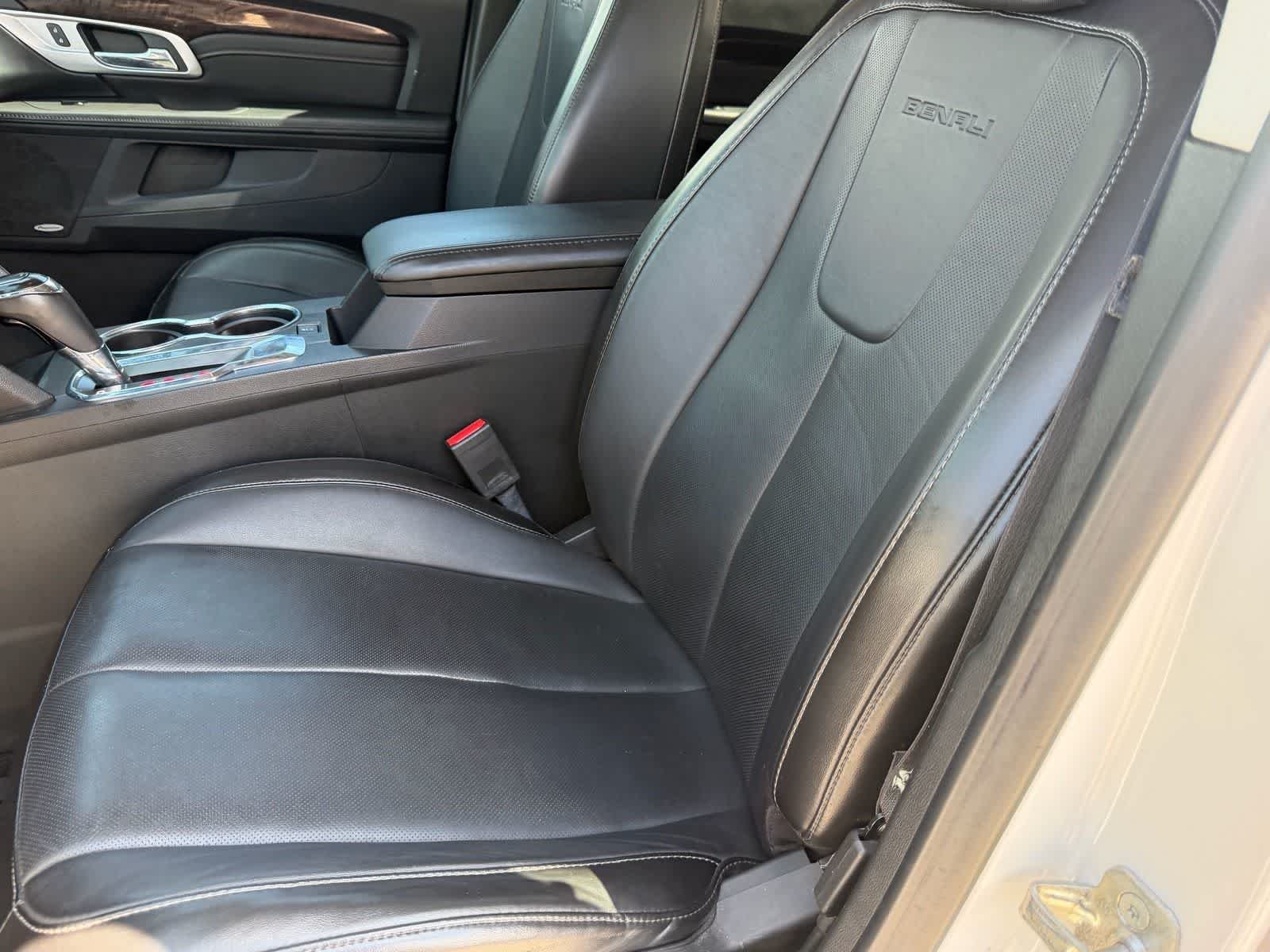 Used 2016 White Frost Tricoat GMC Denali image 22