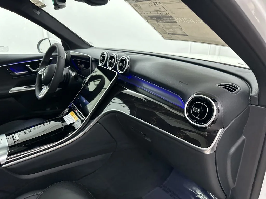 Used 2026 White Mercedes-Benz GLC 300 image 25