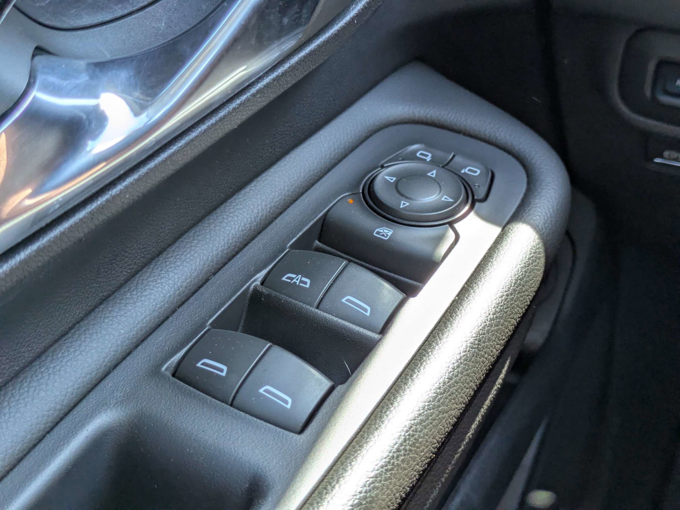 Used 2023 Sterling Metallic GMC AT4 image 25