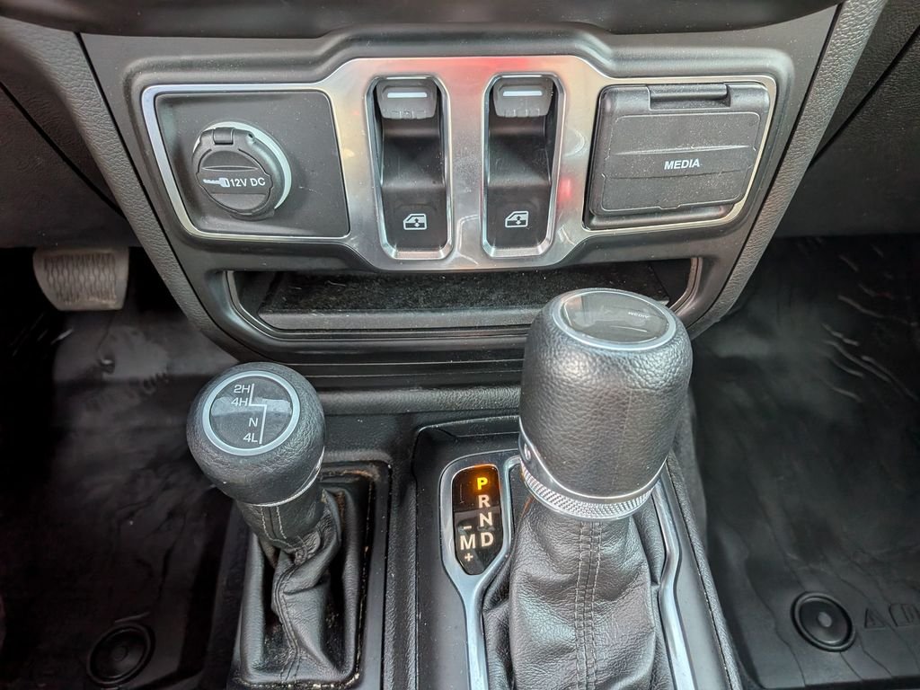 Used 2023 White Jeep Sport S image 23